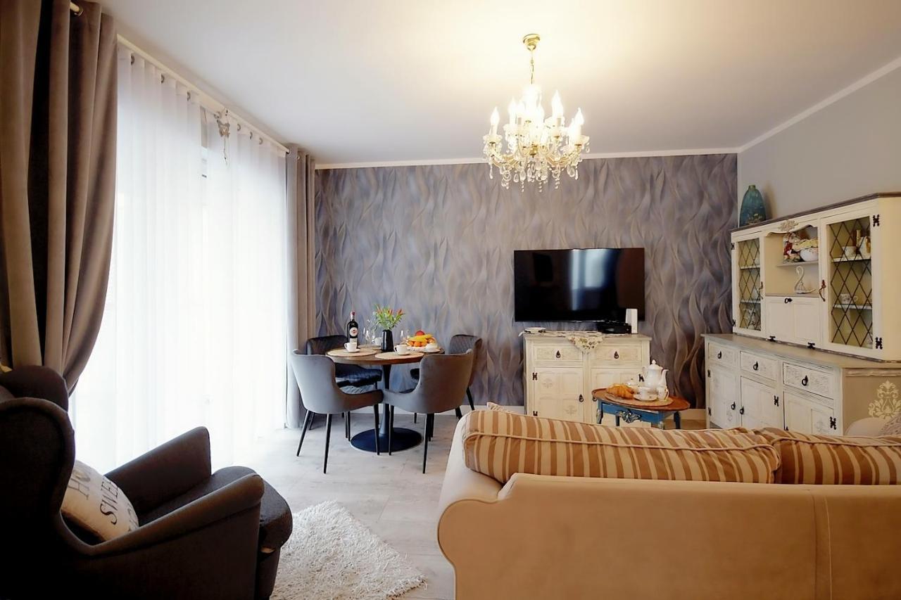Miodowy Dom Exspanse Apartament 2 Lub 3 Pokoje Z Tarasem I Parkingiem Kołobrzeg Εξωτερικό φωτογραφία
