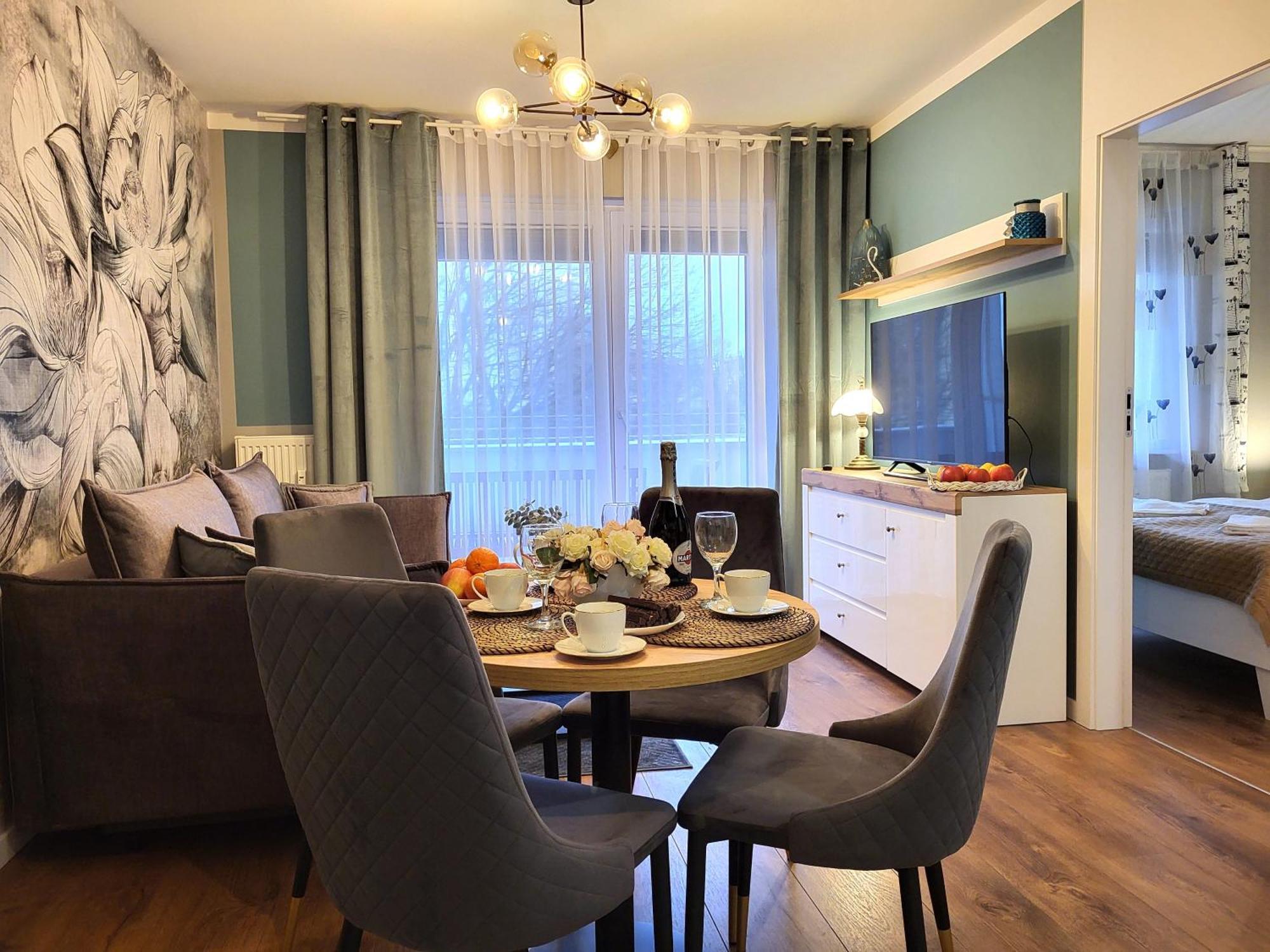 Miodowy Dom Exspanse Apartament 2 Lub 3 Pokoje Z Tarasem I Parkingiem Kołobrzeg Εξωτερικό φωτογραφία